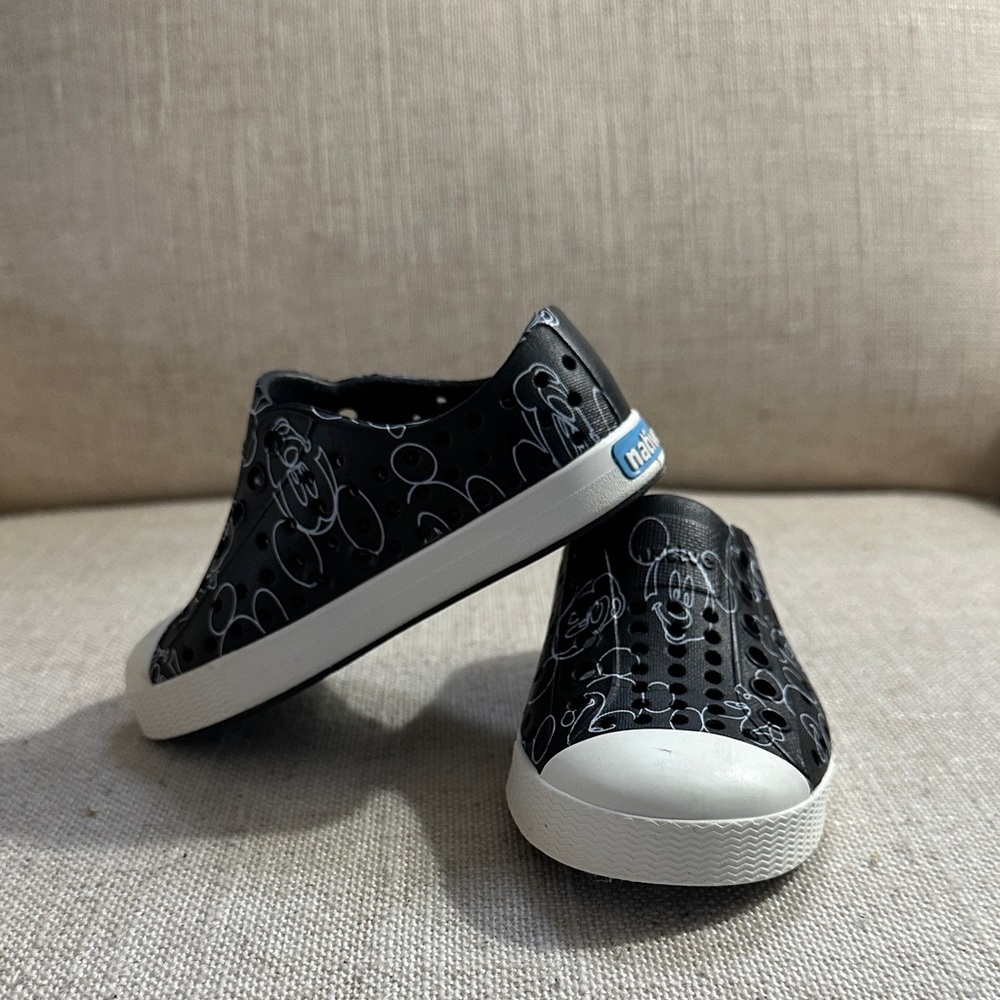 Kids Native x Disney Black Slip-On Shoes